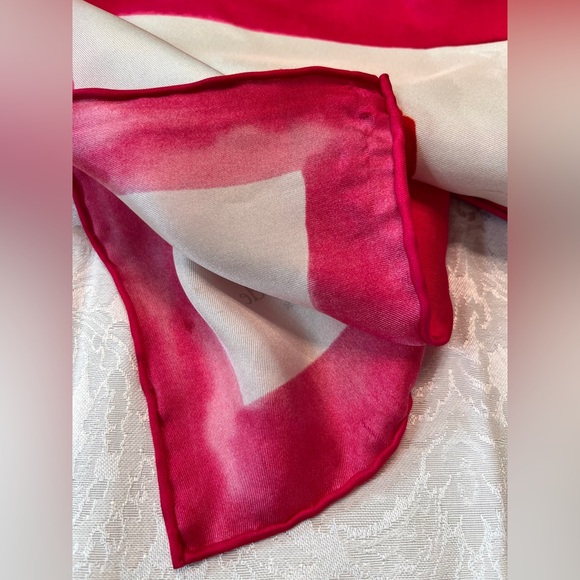 Kate Spade 100% silk scarf! Beautiful and colorful 34” x 34” EUC - Picture 11 of 16